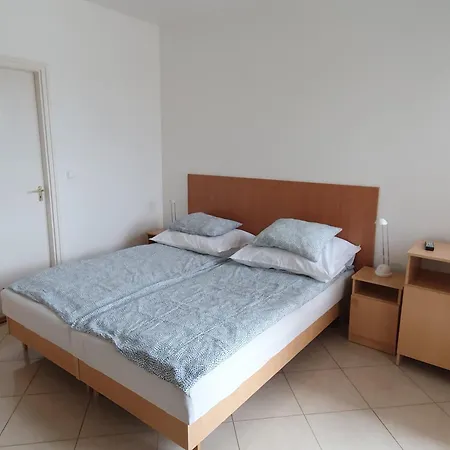 Pihenes Haza-Relax Apartmanhaus Gyenesdias Exterior photo