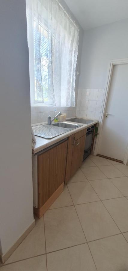 Pihenes Haza-relax Apartmanhaus Gyenesdias