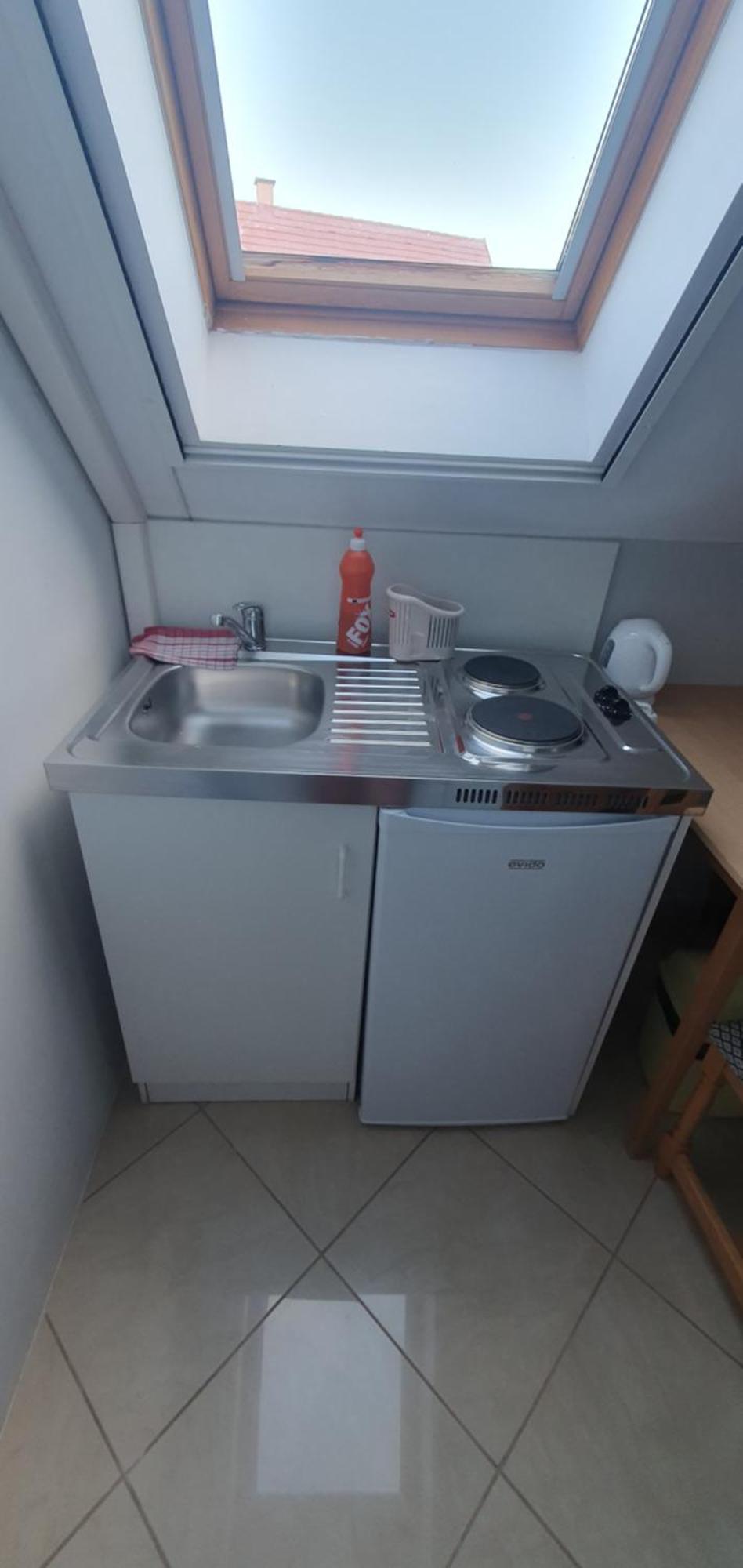 Pihenes Haza-relax Apartmanhaus Apartment Gyenesdias